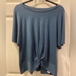 GapFit Women’s Blue Short Sleeve Athleisure Shirt with Knot Tied Bottom Size XL